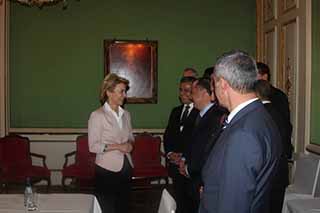 Alman bakan: Kürd halkını yalnız bırakmayacağız