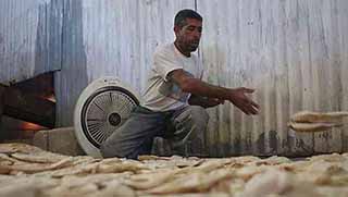 Kobani'deki tek fırın herkesi doyuruyor