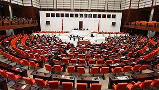 TBMM'de Milletvekili seçilme yaşı değişiyor