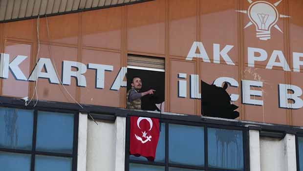 AK Parti binasına silahlı baskın