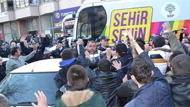 Pendik, Yalova, Soma, K.Çekmece, Keçiören, Milas ve Elazığ'da HDP'ye saldırı