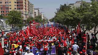 Batman'da onbinler 1 Mayıs'ı kutluyor