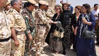 Gönüllü 42 kadın, bir haftadır 1500 Peşmerge’ye yemek veriyor