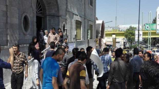 Sine’de halk sinek ve karıncalara karşı yürüdü