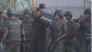 Sınırda  IŞİD üyeleri TSK 'ye teslim oldu