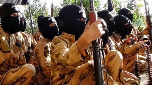 IŞİD bu defa 15 yaşındaki bir çocukla cenaze törenini kana buladı
