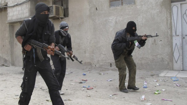 Halep kentinde çatışmalar şiddetle sürüyor