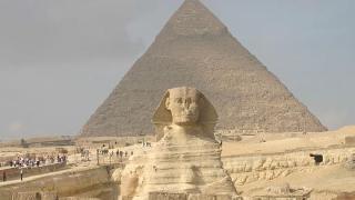 IŞİD gözünü piramitlere dikti