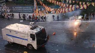 Suruç katliamı çeşitli illerde protesto ediliyor