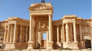 IŞİD Palmyra antik kentindeki tapınağı 'havaya uçurdu'