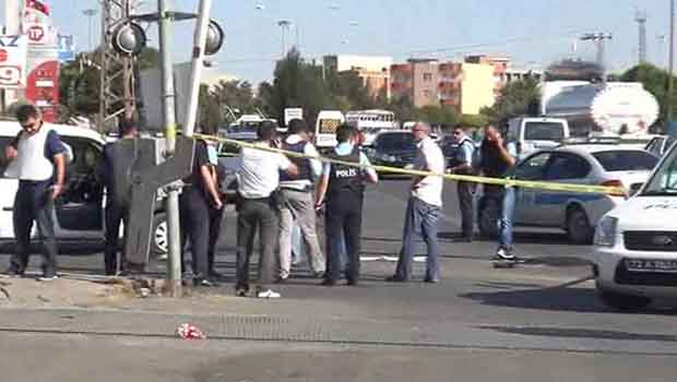 Batman'da polis aracına saldırı