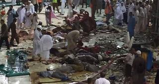 Kabe'de vinç devrildi: 65 ölü