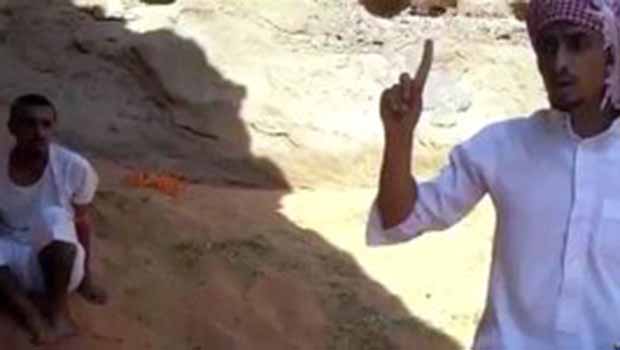 IŞİD üyesi, Amcasının Oğlunu Katledip Videoya Çekti