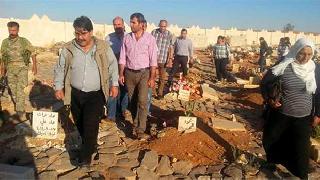 PYD'nin mütevazi lideri Salih Müslim şehit oğlunun mezarı başında