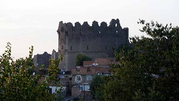 Hüda-Par'dan Diyarbakır'daki üyemizin evine PKK saldırdı iddiası