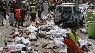 Suudi Kralı, Hac faciasının ardından üç yetkiliyi görevden aldı  