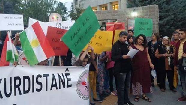 PAK Van'da Anadilde Eğitim İstedi