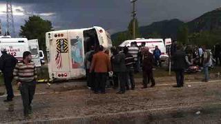 AKP Mitinginden dönen polisler kaza yaptı: 23 yaralı