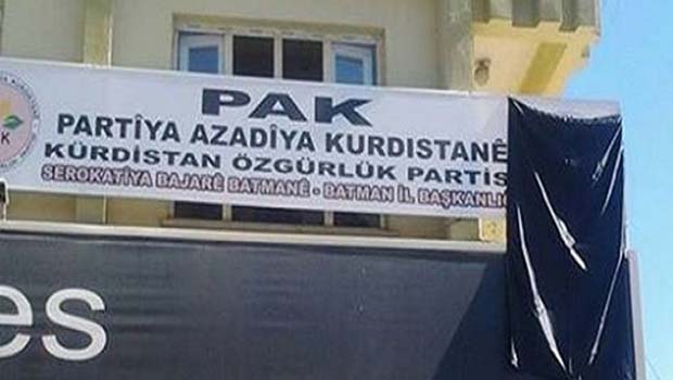 PAK'tan siyah bayraklı protesto