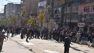 Yüksekova'da polis göstericilere ateş açtı: 2 kişi hayatını kaybetti