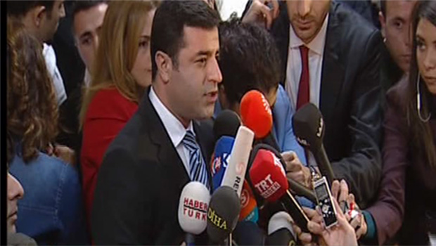 Oyunu Kullanan İlk Siyasi Lider Demirtaş Oldu