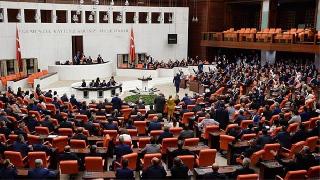 AKP bir milletvekili daha kazandı