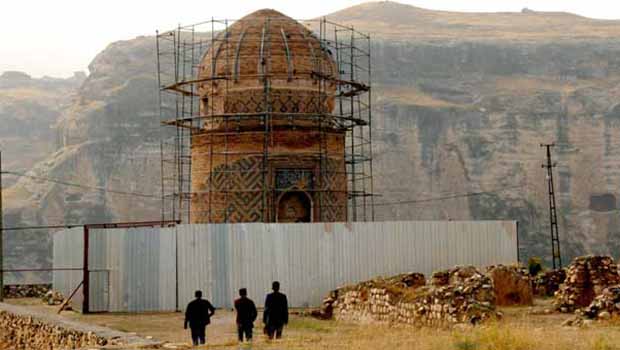 Hasankeyf Zeynelbey Türbesi tasınıyor