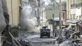 Silvan'da bir genç öldürüldü