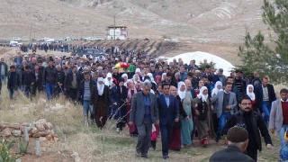 Silvan'a canlı kalkan olarak giden HDP'lilerle irtibat kesildi