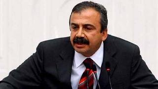 Sırrı Süreyya Önder: Devlet Öcalan'a mecbur değil, mahkumdur