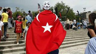 Anket: Türkiye'de Hükümet Eleştirilebilir mi?