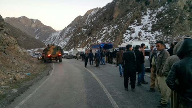 Savaş uçakları sınırı bombaladı, 2 sivil yaşamını yitirdi