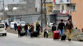 3 bin öğretmen bir SMS'le Cizre ve Silopi'yi terk etti