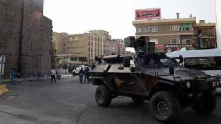 Sur’da cenazelerini alamayan aileler açlık grevine başladı