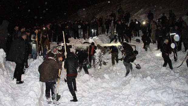 Van'da çığ düştü: 1 kişi yaşamını yitirdi 