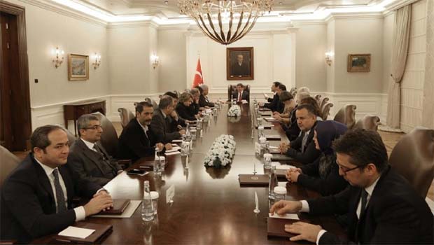 Barış Grubu: Başbakan Davutoğlu 'Çözüm Masası'na Dönmek İstiyor