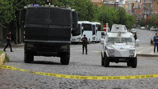 Diyarbakır'da bir çocuk sırtından vuruldu