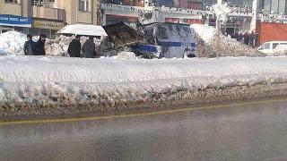 Yüksekova'da patlama: 3 polis yaralı
