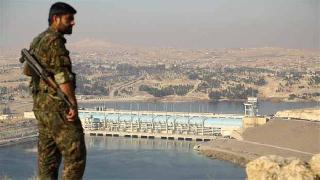 ABD askerleri Tişrîn Barajı'nda 