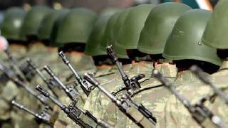 AKP, zorunlu askerliği kaldırmayı hedefliyor