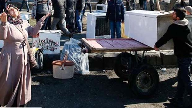 Yeni yasakların ardından Sur'da halk ilçeyi terkediyor