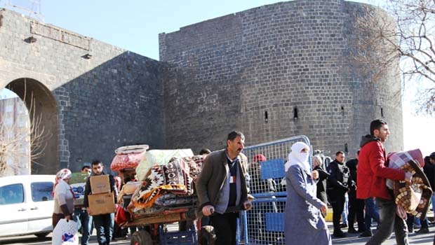 Kuzey Kürdistan'daki operasyonlar 355 bin Kürdü yerinden etti