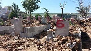 Cizre'de isimsiz, numaralı mezar taşları