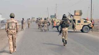 Irak'ta askeri üsse saldırı: Biri general, 10 asker öldü