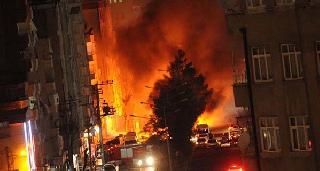 Financial Times: Türkiye'de savaş dağlardan şehirlere iniyor