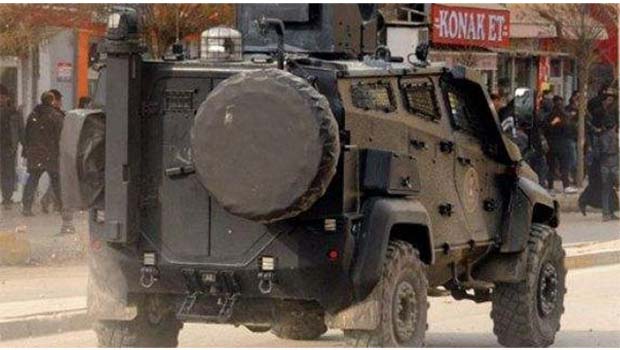 Nusaybin’de zırhlı aracın geçişinde patlama: 1 ölü, 7 yaralı