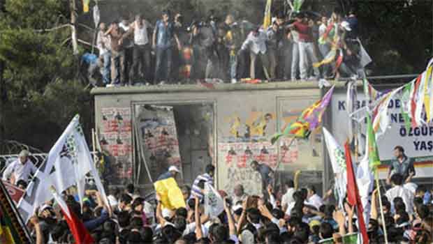 HDP Diyarbakır mitingi canilerine ağır cezalar