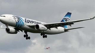 Mısır’da kaçırılan yolcu uçağı Kıbrıs’ın Larnaka Havaalanı’na indirildi