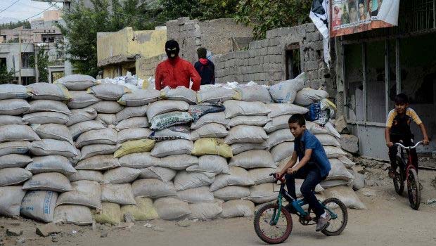 Financial Times'ın Cizre izlenimleri: Öfke PKK'ye katılımı artırıyor