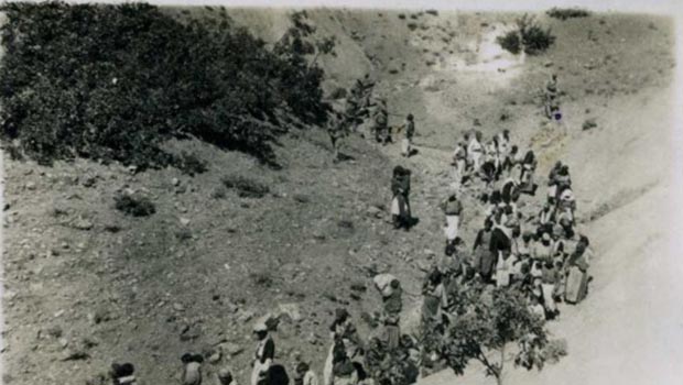 Üç gün boyunca cesetlere tutunarak sürüklendim